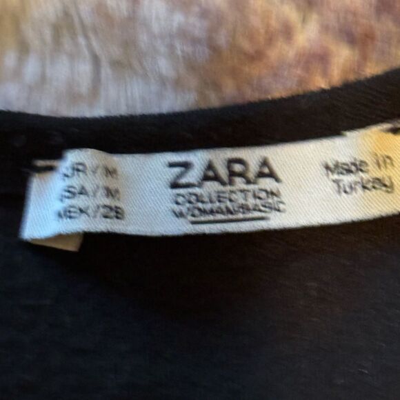 Ladies Black Dress Shorts “Skort” Zara M Side Zipper Pearl Button Decor As New - Picture 5 of 5